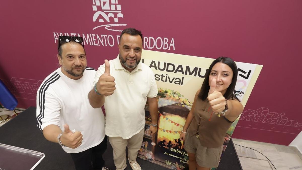 Sión Ministros y Cintia Bustos, hoy en el Ayuntamiento de Córdoba.