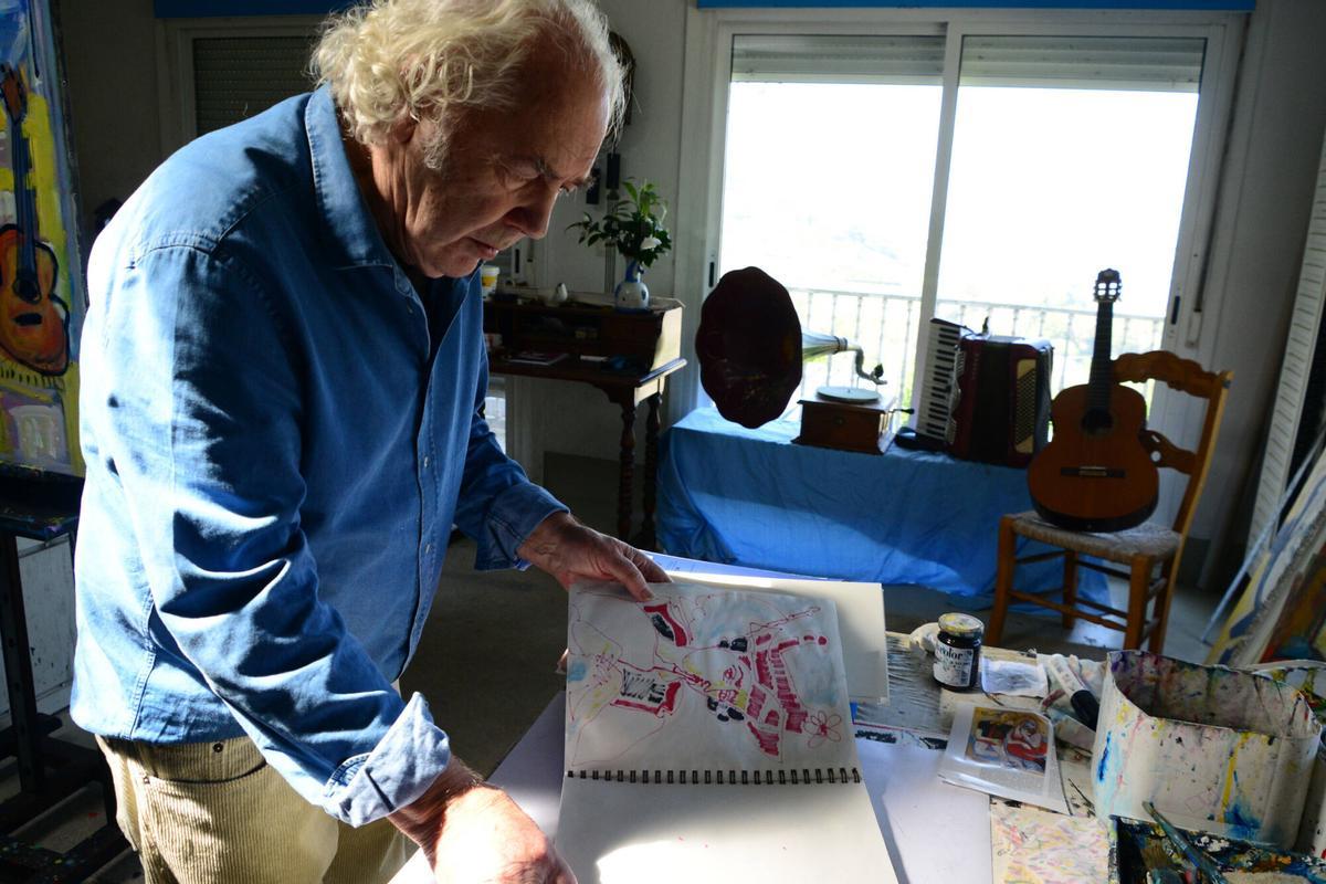 El pintor José María Barreiro en su casa-estudio de Bueu