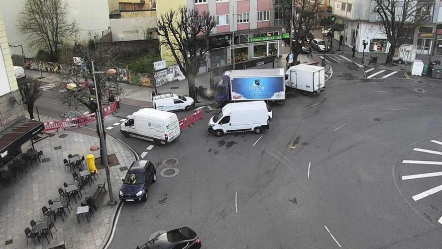 Vigo cierra al tráfico Torrecedeira desde y hacia Praza da Industria por la reconstrucción de un pozo