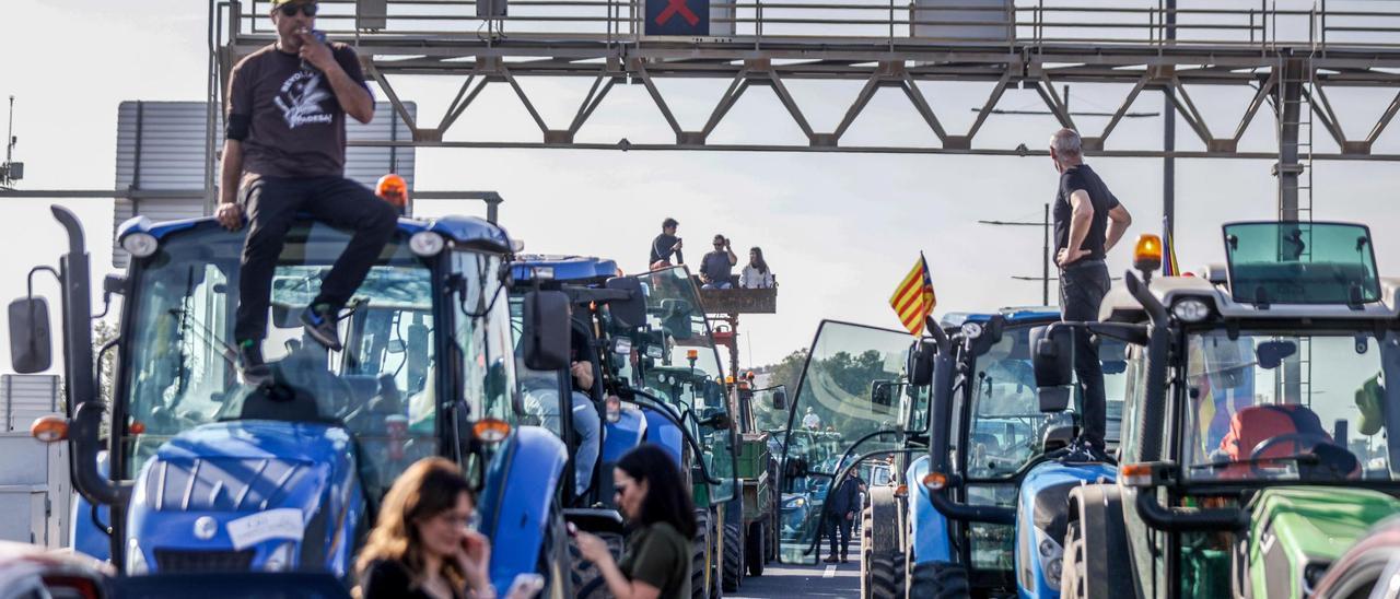 Tractores en la Diagonal de Barcelona