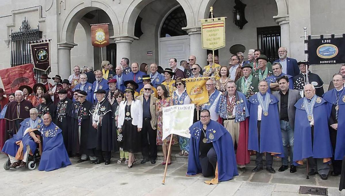 La Festa da Cigala atrae a Marín a 17 cofradías culinarias y numeroso público