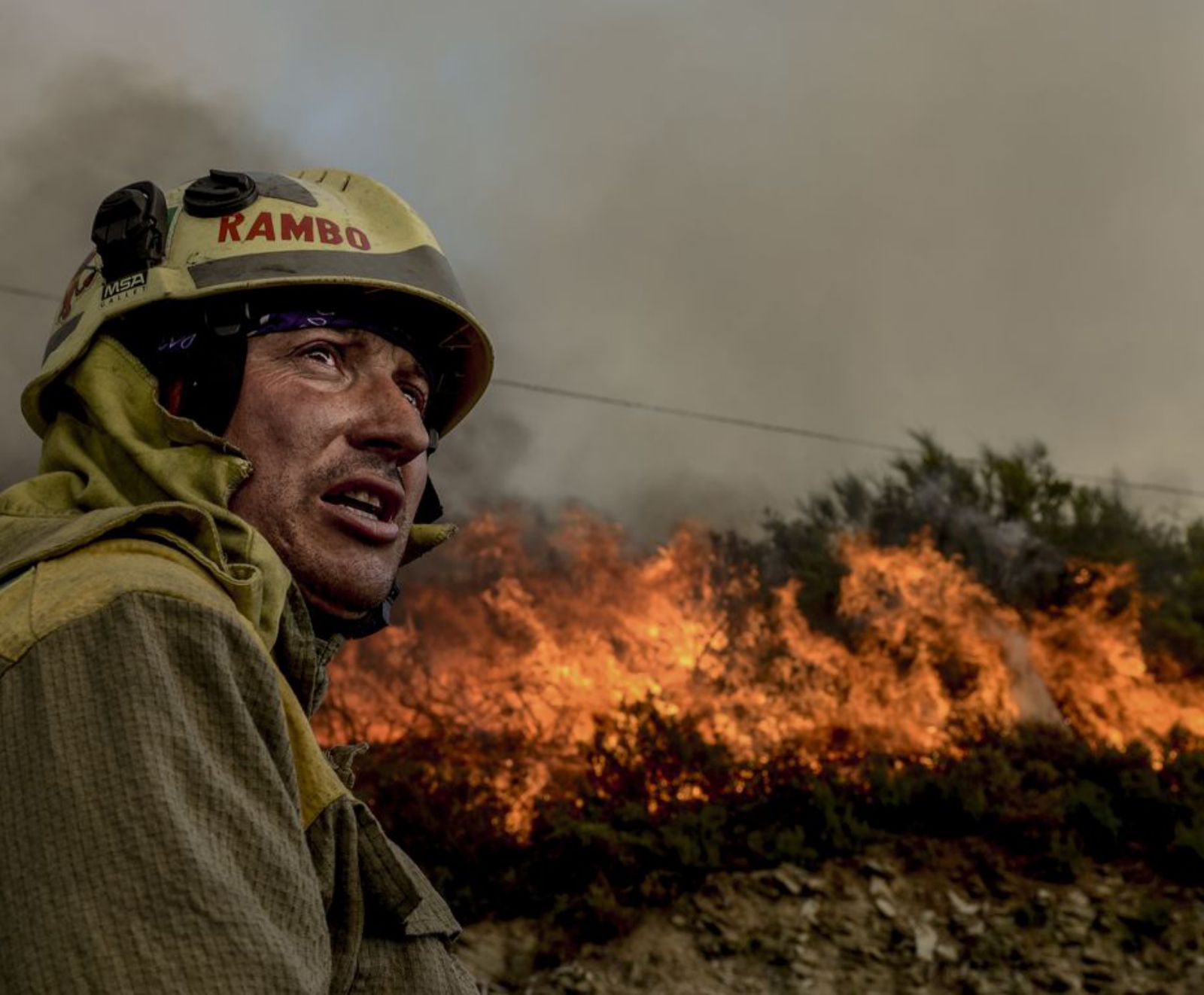 Un brigadista en Castrelo do Val, en 2012.