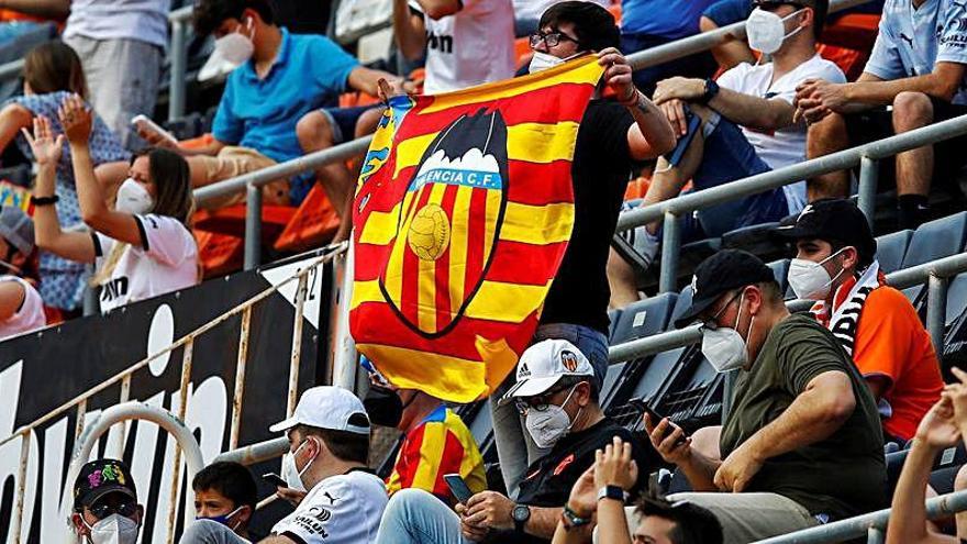 Floja asistencia en Mestalla