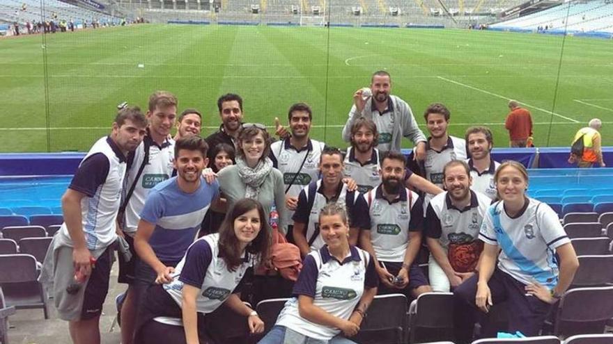 Los integrantes de las selecciones masculina y femenina, antes de la ceremonia de inauguración