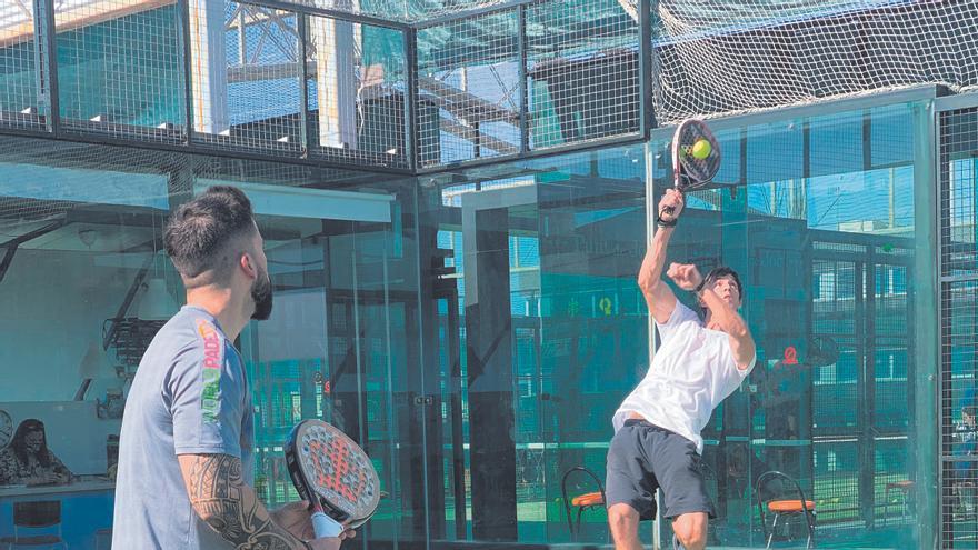 El pádel, un deporte sin techo