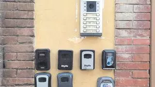 El veto de nuevas viviendas turísticas en 43 barrios saturados de Málaga entra en vigor