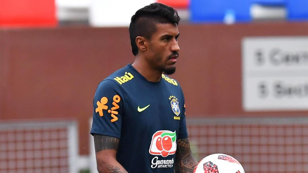 Paulinho Bezerra durante un entrenamiento de Brasil