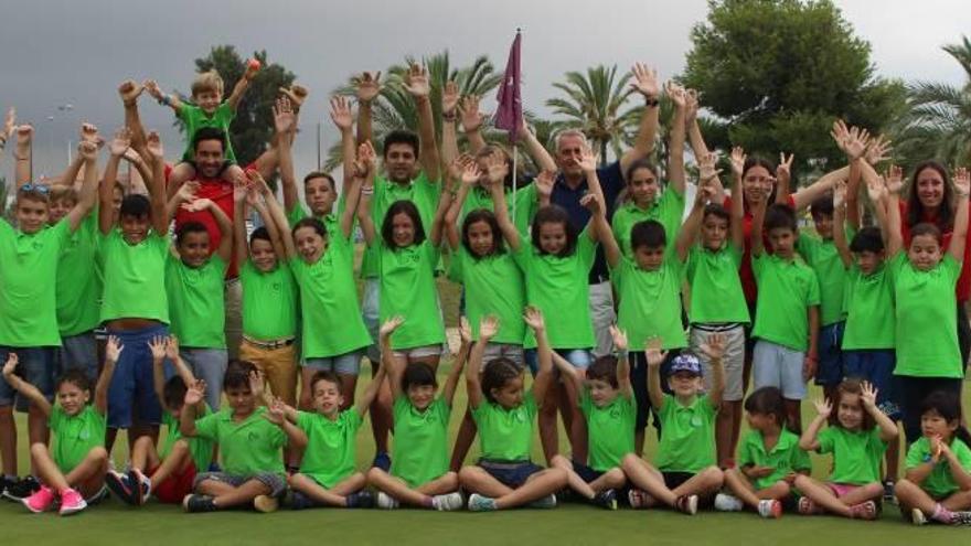 ¡Apúntales en verano a la Escuela de Golf de Elche!