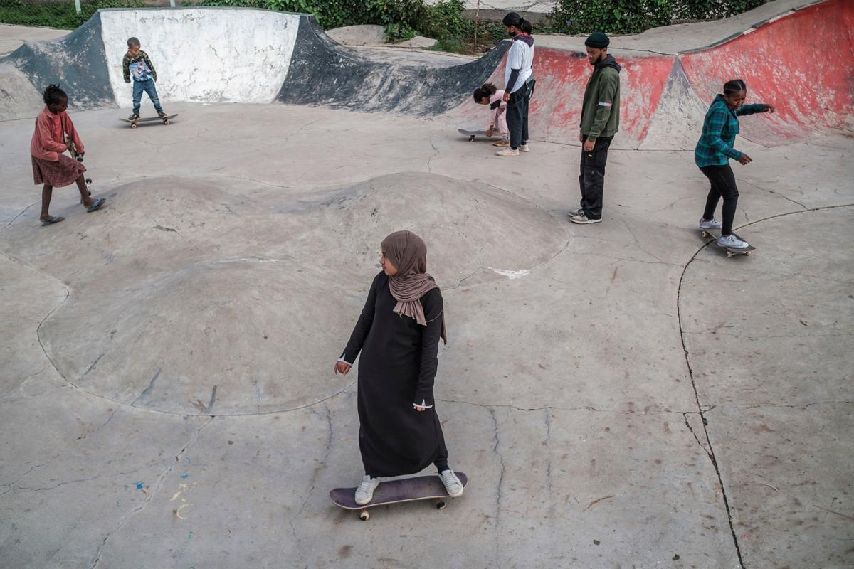 El skate entre niñas etíopes, mejora su salud mental y las empodera