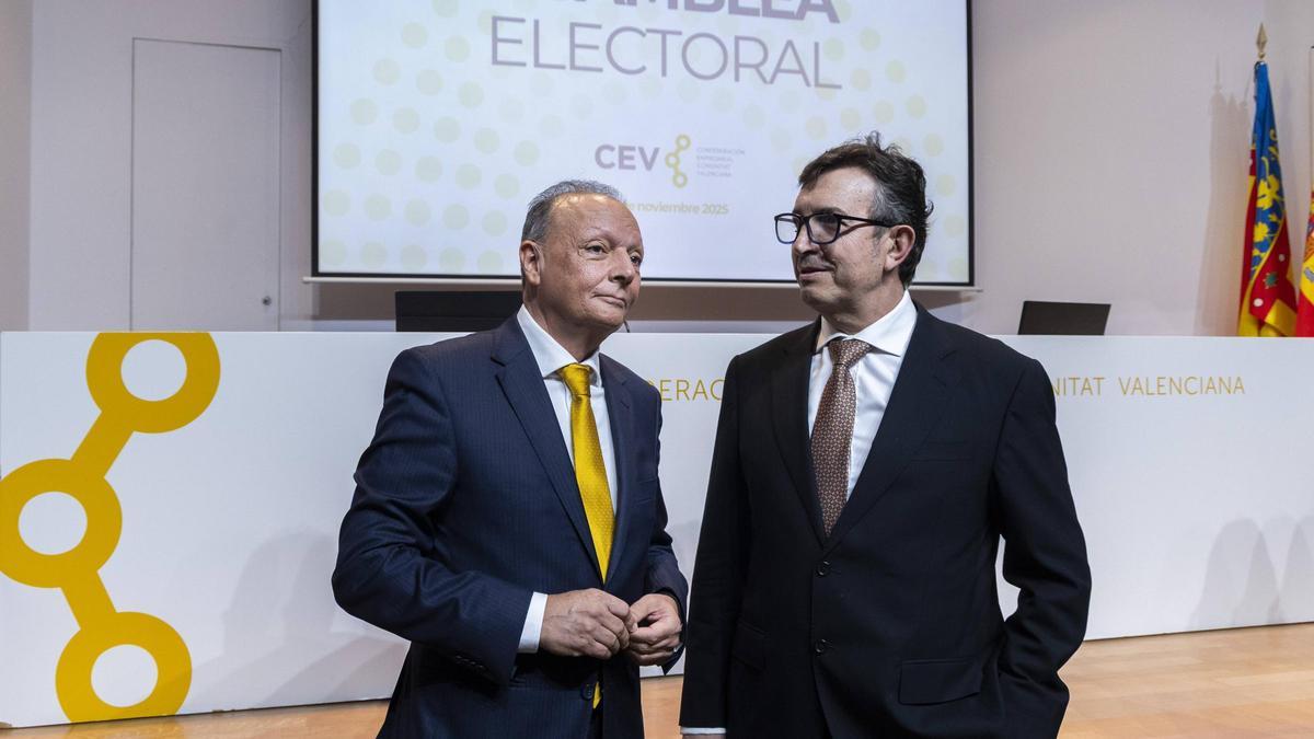Salvador Navarro i Vicente Lafuente, dijous, en l’assemblea de la CEV