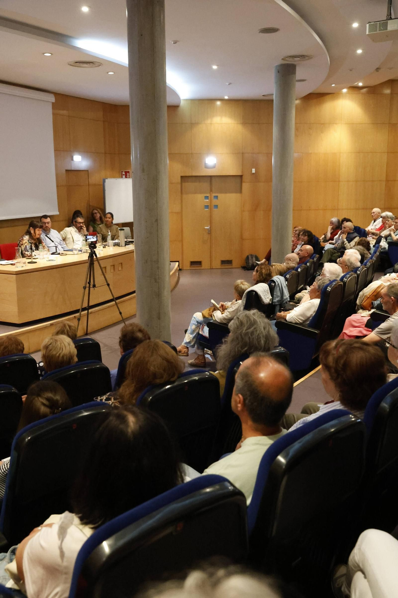 Barbón se abre en Gijón sobre su fe católica (en imágenes)