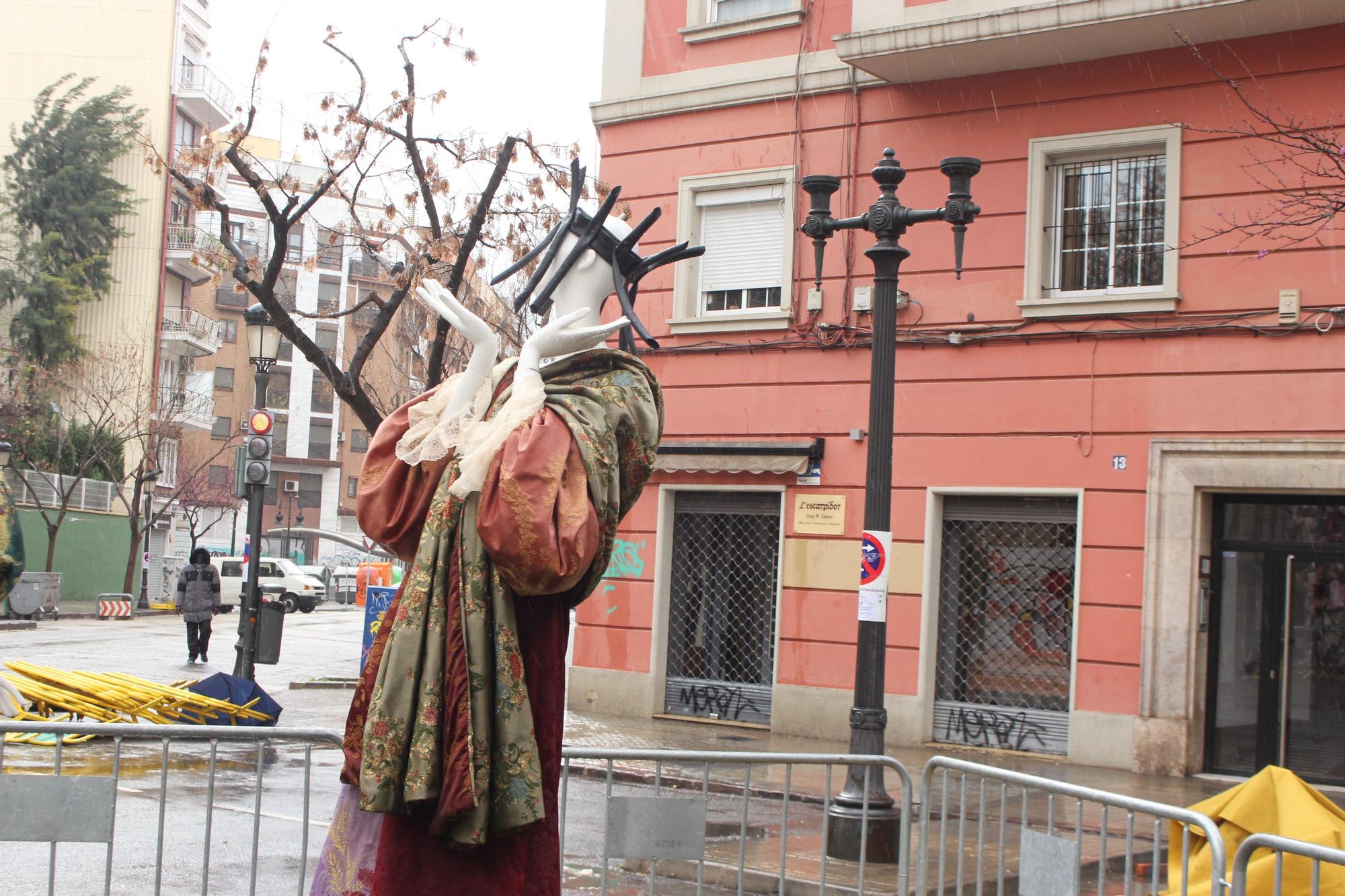 Falla y pasarela de moda sostenible de Manu Fernandez en Palleter-Erudito Orellana