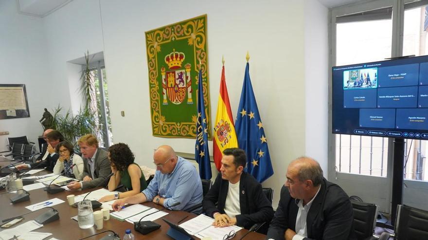 Canet reivindica en Madrid el uso de patinetes de motor a partir de 13 años