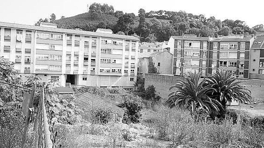 Solar trasero de la fábrica de Albo, en Candás, junto a la calle Buenavista.