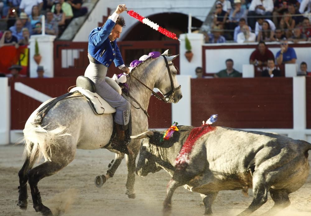 Rejoneo en la feria taurina de Begoña.