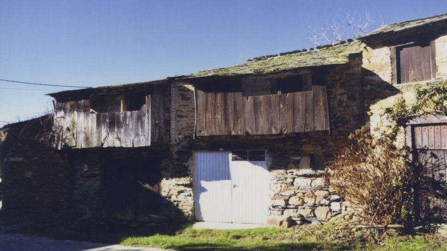 Folgoso de la Carballeda, noble villa de rústicas casas de piedra a la vera del viejo Cordel Sanabrés