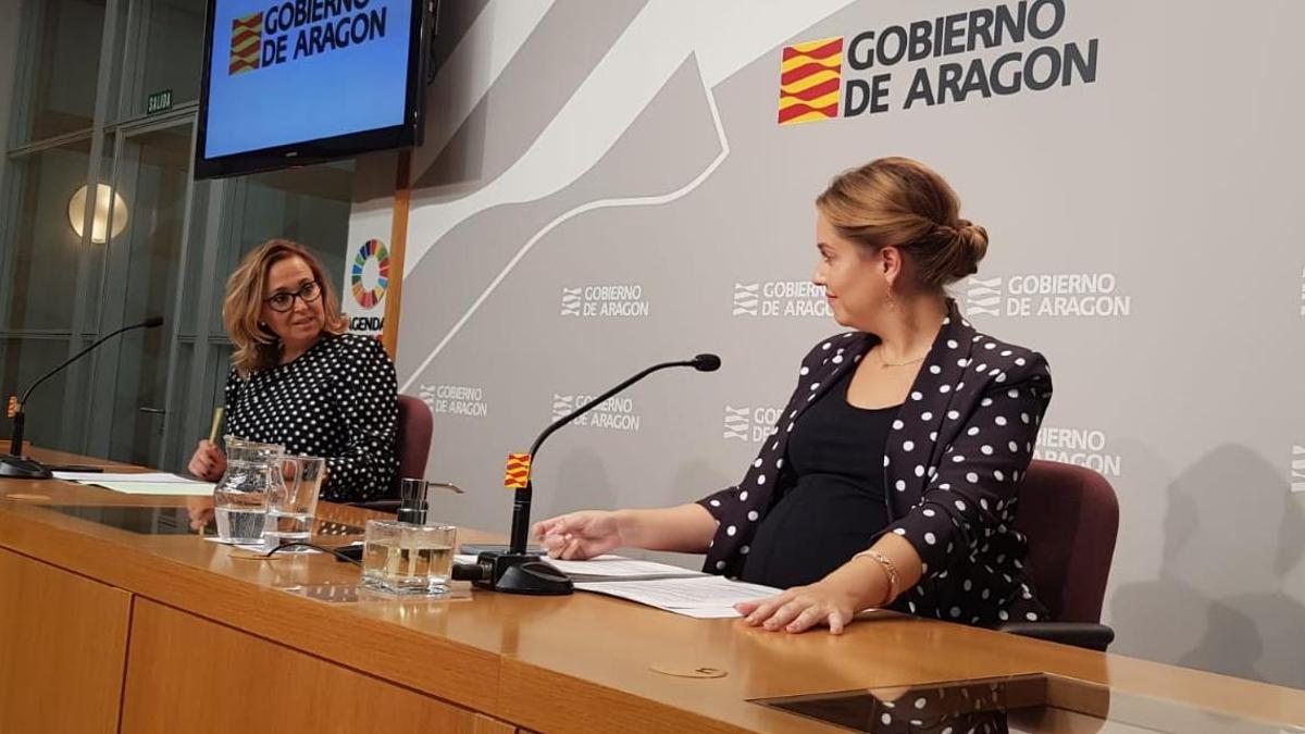 Mayte Pérez y Maru Díaz, durante la rueda de prensa posterior al Consejo de Gobierno.