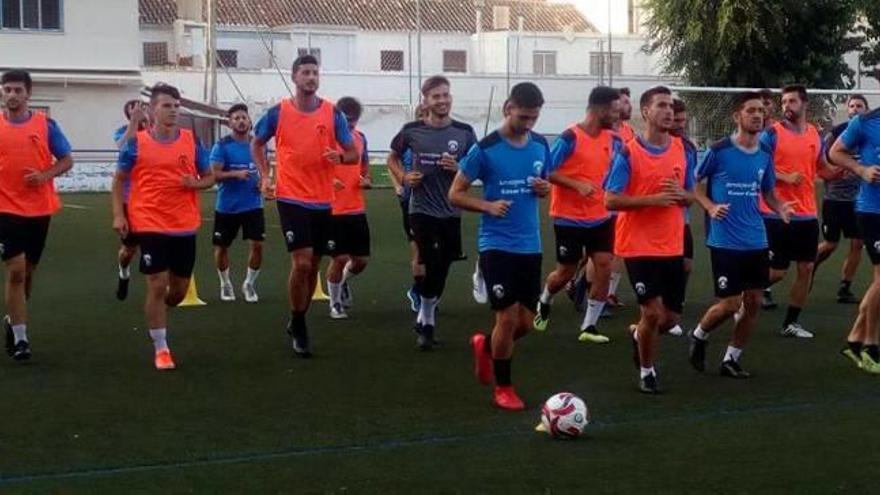 La plantilla vallera durante un entrene de esta pretemporada.