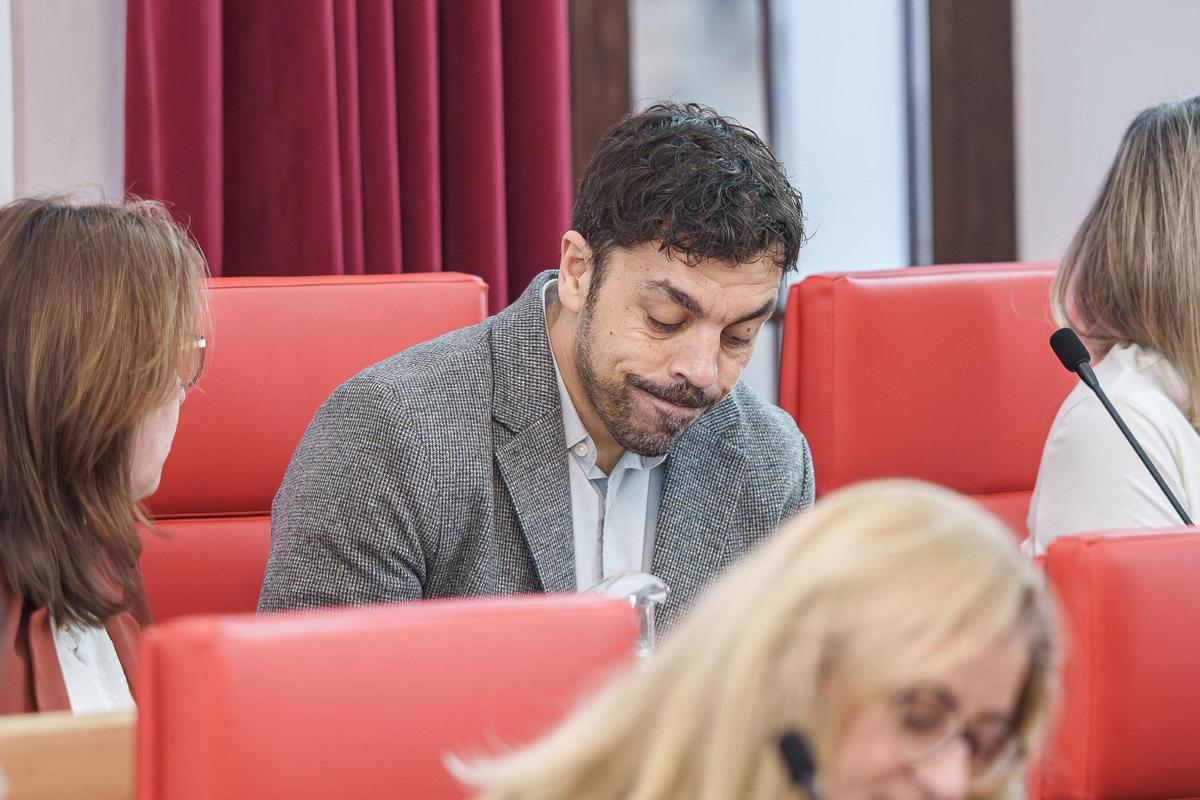 La sesión plenaria en el Ayuntamiento de Mérida se ha prolongado durante más de dos horas.