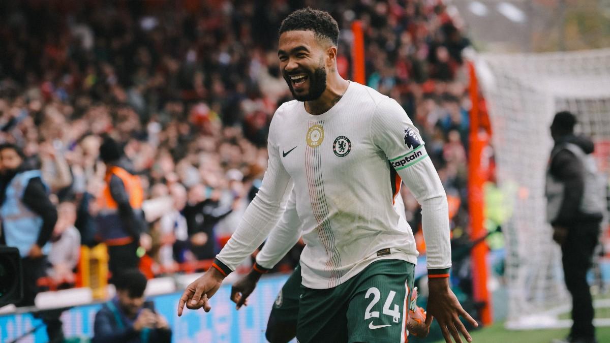 Reece James celebra un gol con el Chelsea