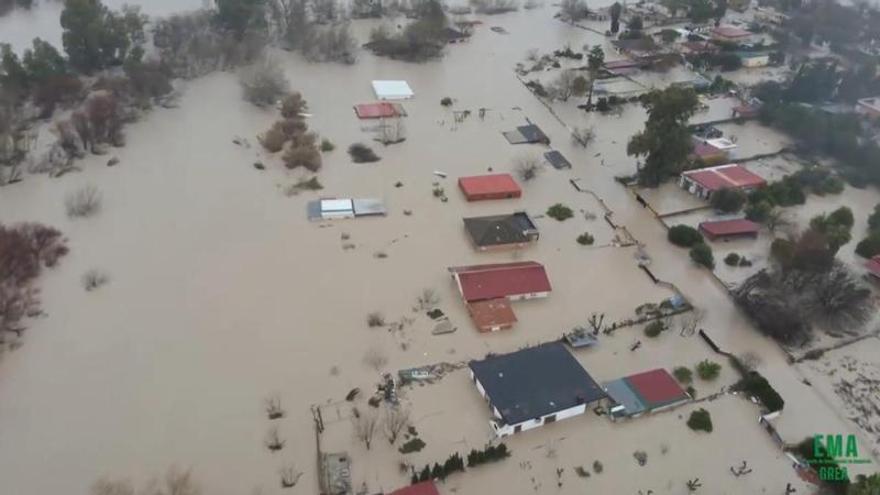 La crecida del Guadalquivir en Córdoba captada por Emergencias