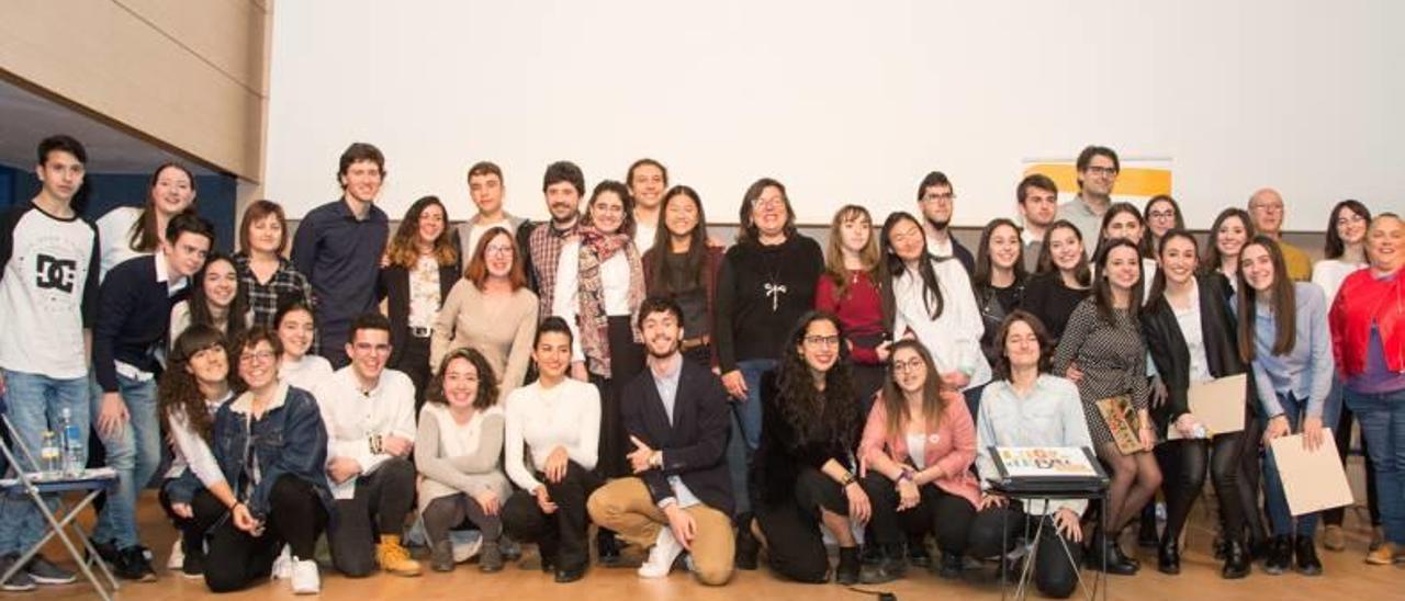 Cinco institutos de la provincia participaron ayer en el Club INFORMACIÓN en la competición dialéctica sobre si son necesarias las fronteras entre países.