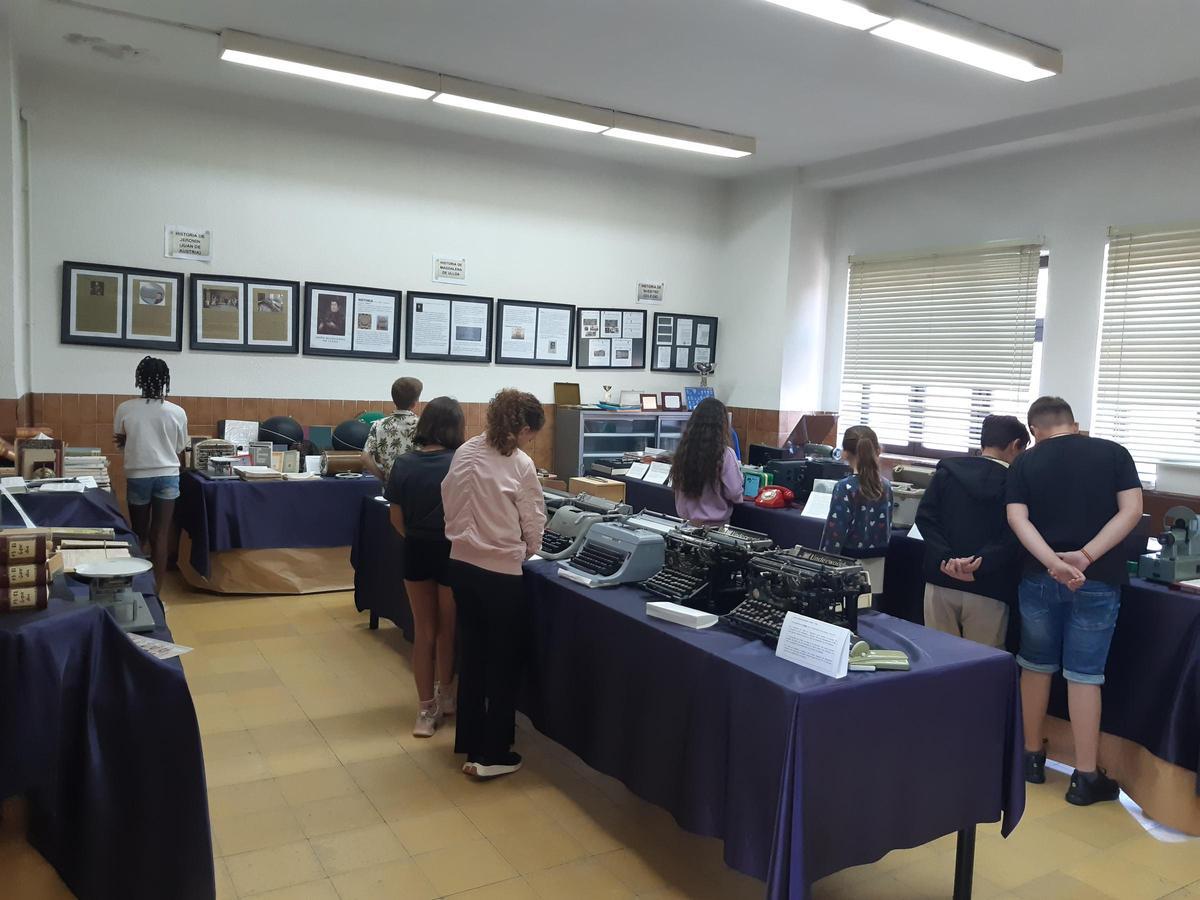 Exposición en el colegio Magdalena Ulloa