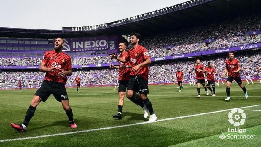 Muriqi celebrasu gol de penalti en el empate ante el Valladolid.