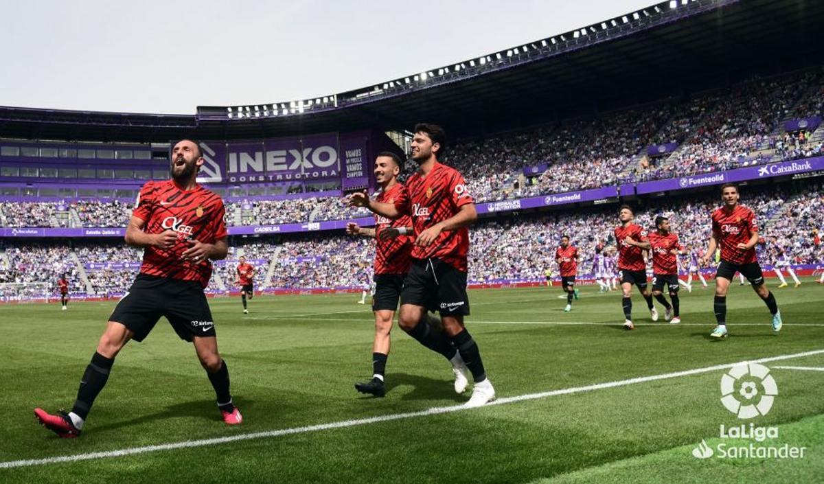 Muriqi celebrasu gol de penalti en el empate ante el Valladolid.