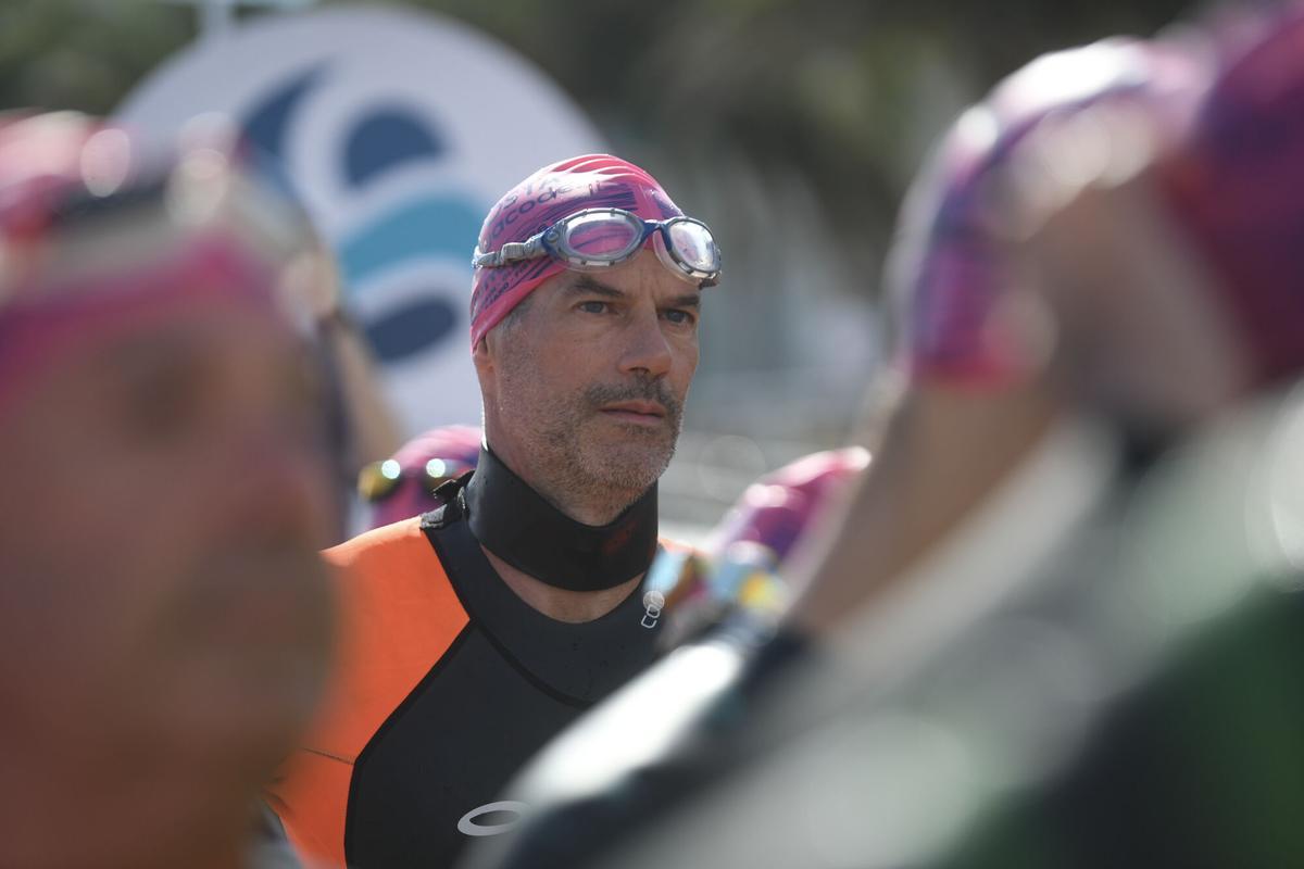 La prueba de natación en aguas abiertas contó con salida y llegada en la playa de Santa Cristina.