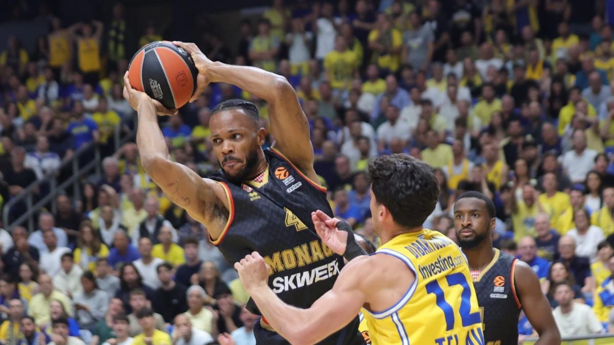 Jaron Blossomgame en acción con el Mónaco