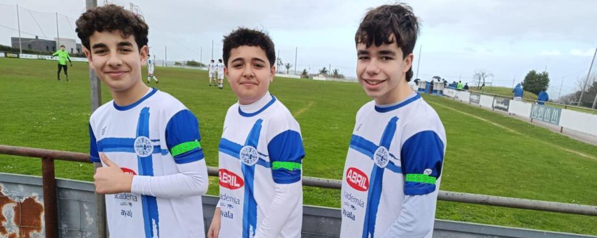 Jugadores de un equipo de La Inmaculada de Gijón.| | CEDIDAS A LNE