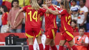 Alexia Putellas, Laia Aleixandri y Clàudia Pina en el útimo partido de la fase de grupos de la Nations League ante Inglaterra
