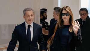 Sarkozy, condemnat a 5 anys de presó per associació il·lícita
