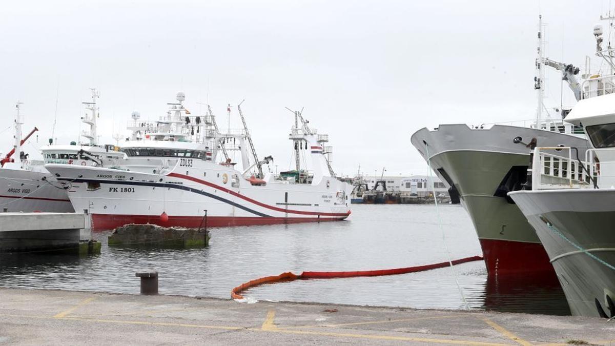 Arrastreros en la zona de Beiramar, Vigo.