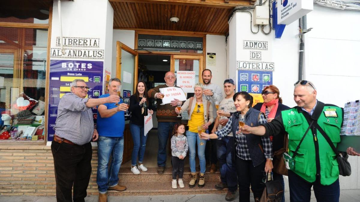 El primer premio de la Lotería Nacional deja en La Carlota 6 millones de euros