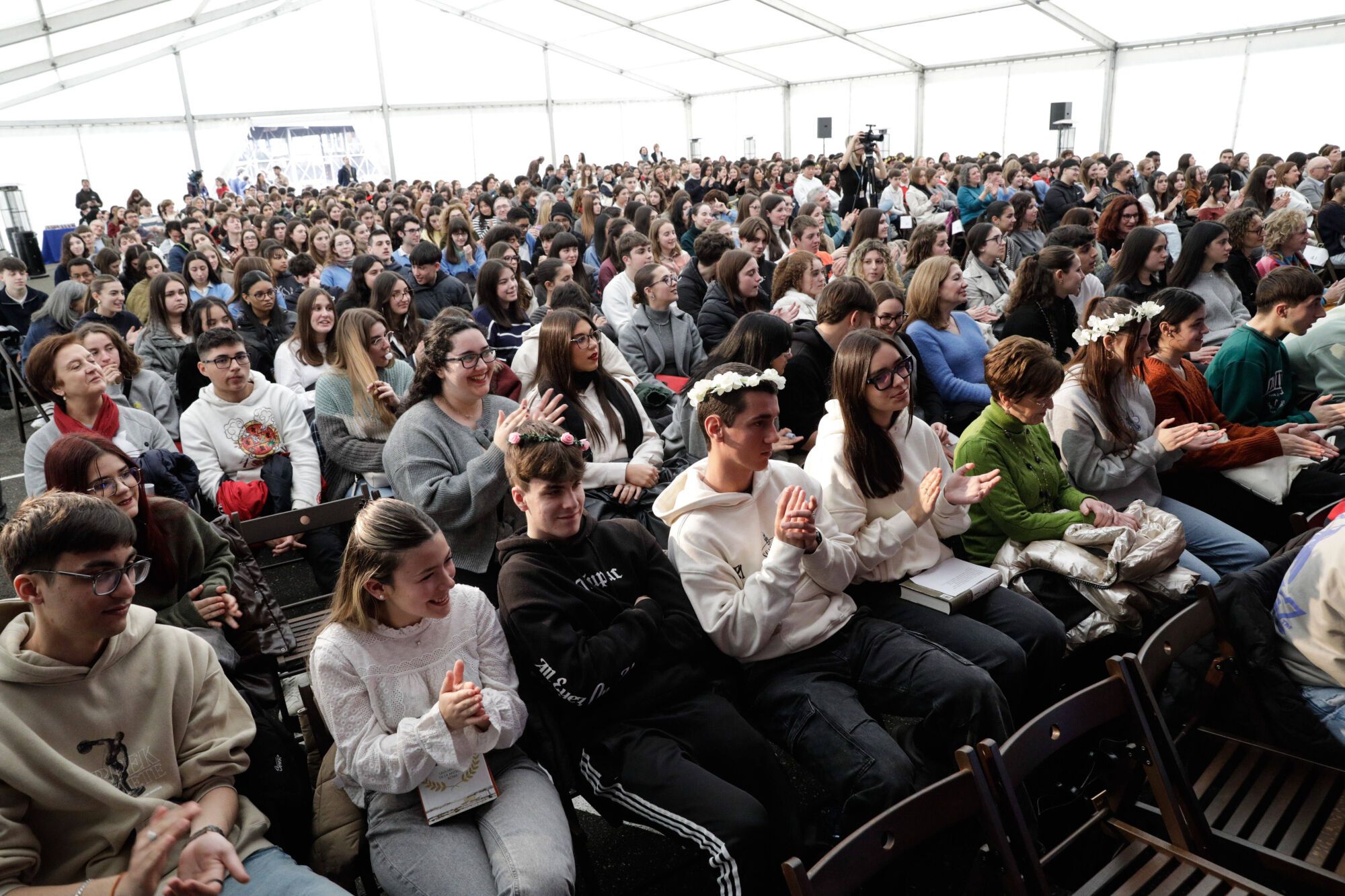 EN IMÁGENES: La "amazona" Mary Beard fascinada en su encuentro con estudiantes en Gijón: "A Nerón le habrían encantado las redes sociales"
