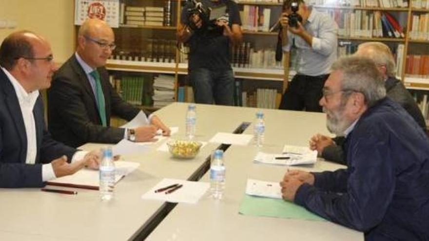 Cándido Méndez y Pedro Antonio Sánchez, cara a cara junto a Jiménez y Juan Hernández .