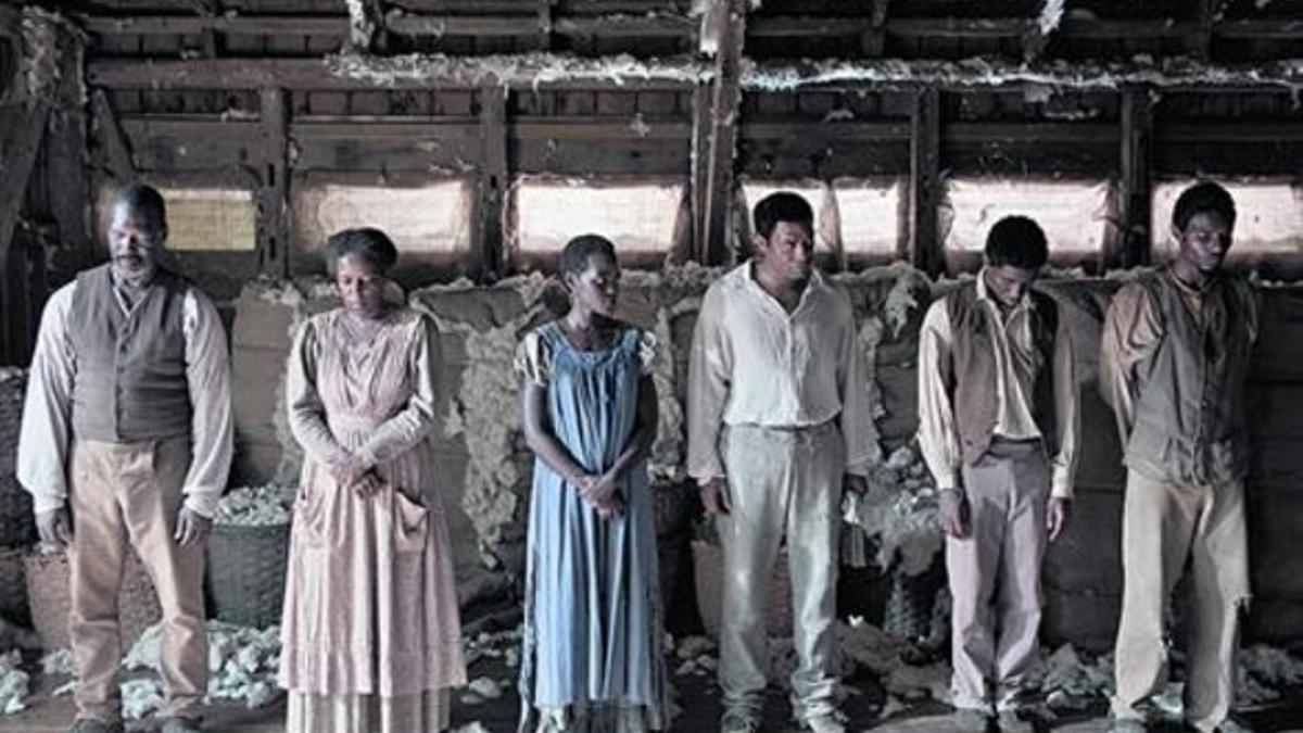 Un fotograma de '12 años de esclavitud', con Chiwetel Ejiofor, tercero por la derecha.