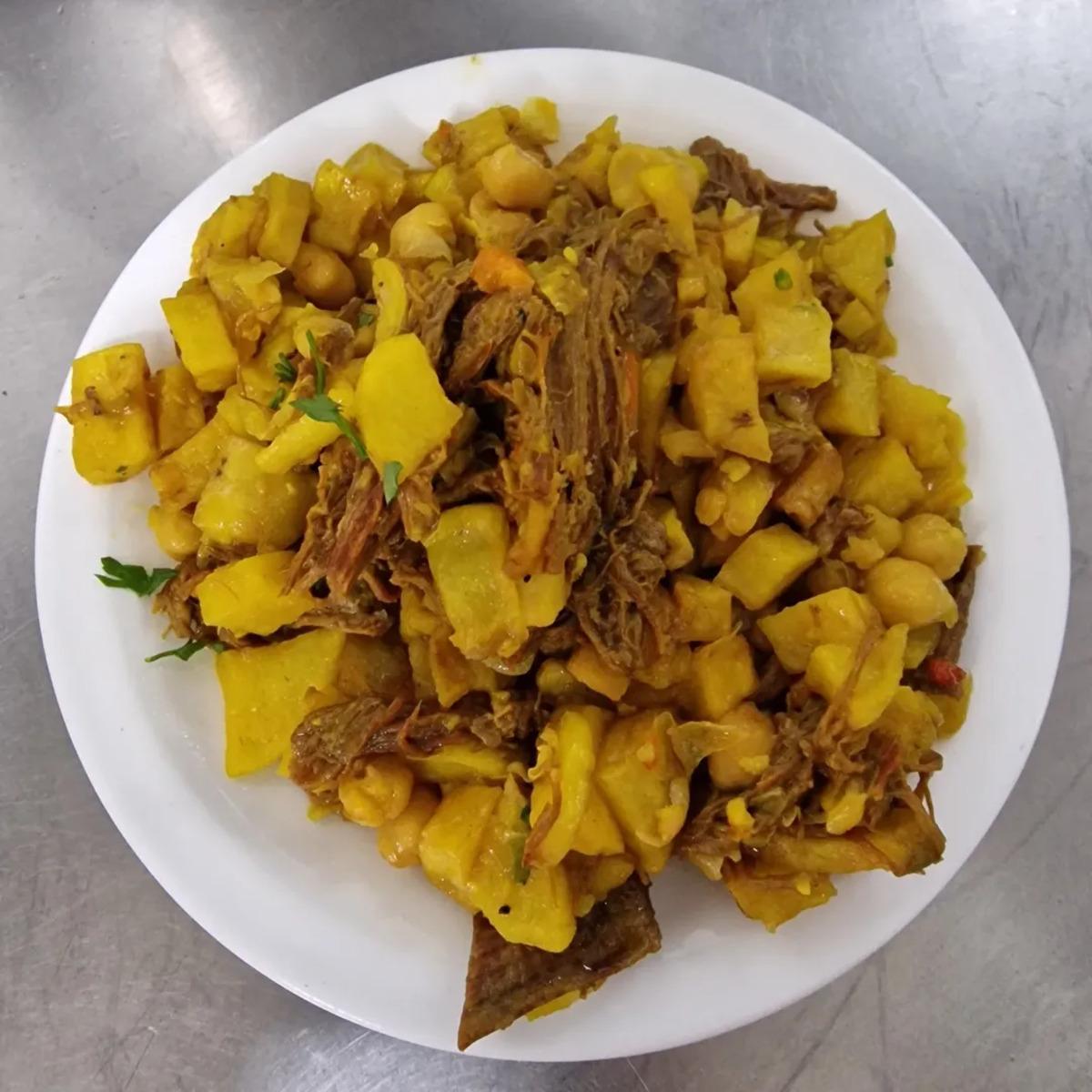 Uno de los platos del bochinche