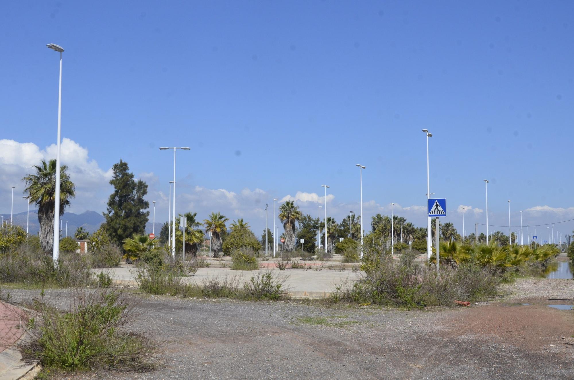 El PAI Belcaire Sur de Moncofa, una urbanización abandonada y habitada solo por la maleza