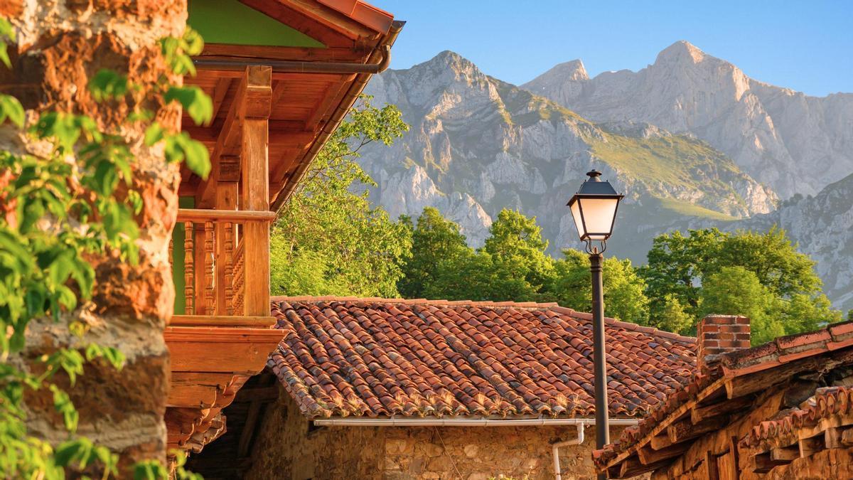 Mogrovejo se presenta como uno de los pueblos más bonitos de Cantabria.
