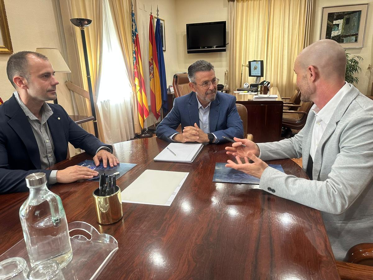 Un momento de la reunión de Jupol con el subdelegado del Gobierno en Alicante.