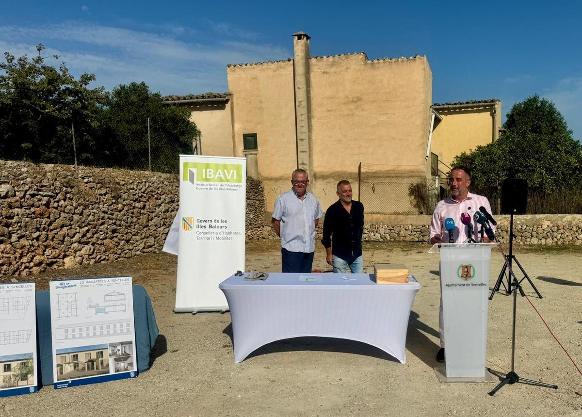FOTOS | Primera piedra para construir 10 viviendas públicas en Sencelles FOTOS | Primera piedra para construir 10 viviendas públicas en Sencelles