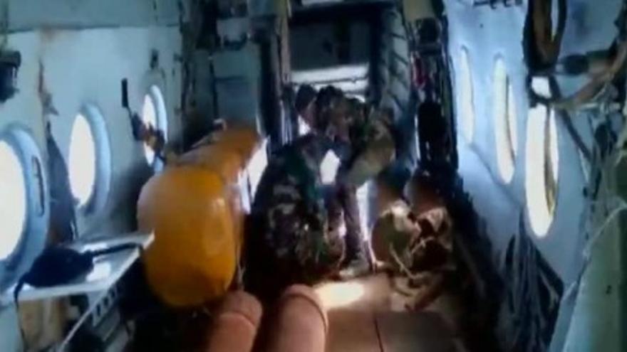Así lanzan bombas de barril los helicopteros del Ejercito sirio
