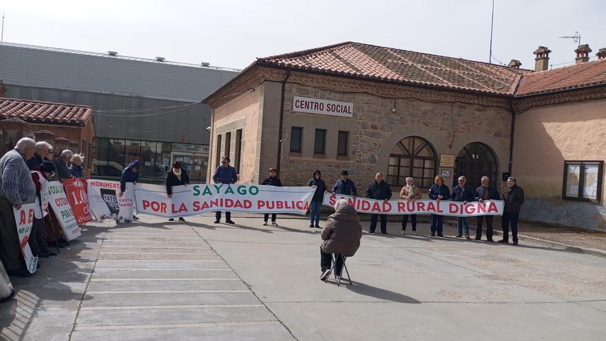 Los sayagueses reconocen la labor de la Atención Primaria en su concentración número 129