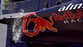 BCN acoge su primer bautizo de un equipo de la Copa América: Alinghi Red Bull Racing pone en el agua su BoatOne