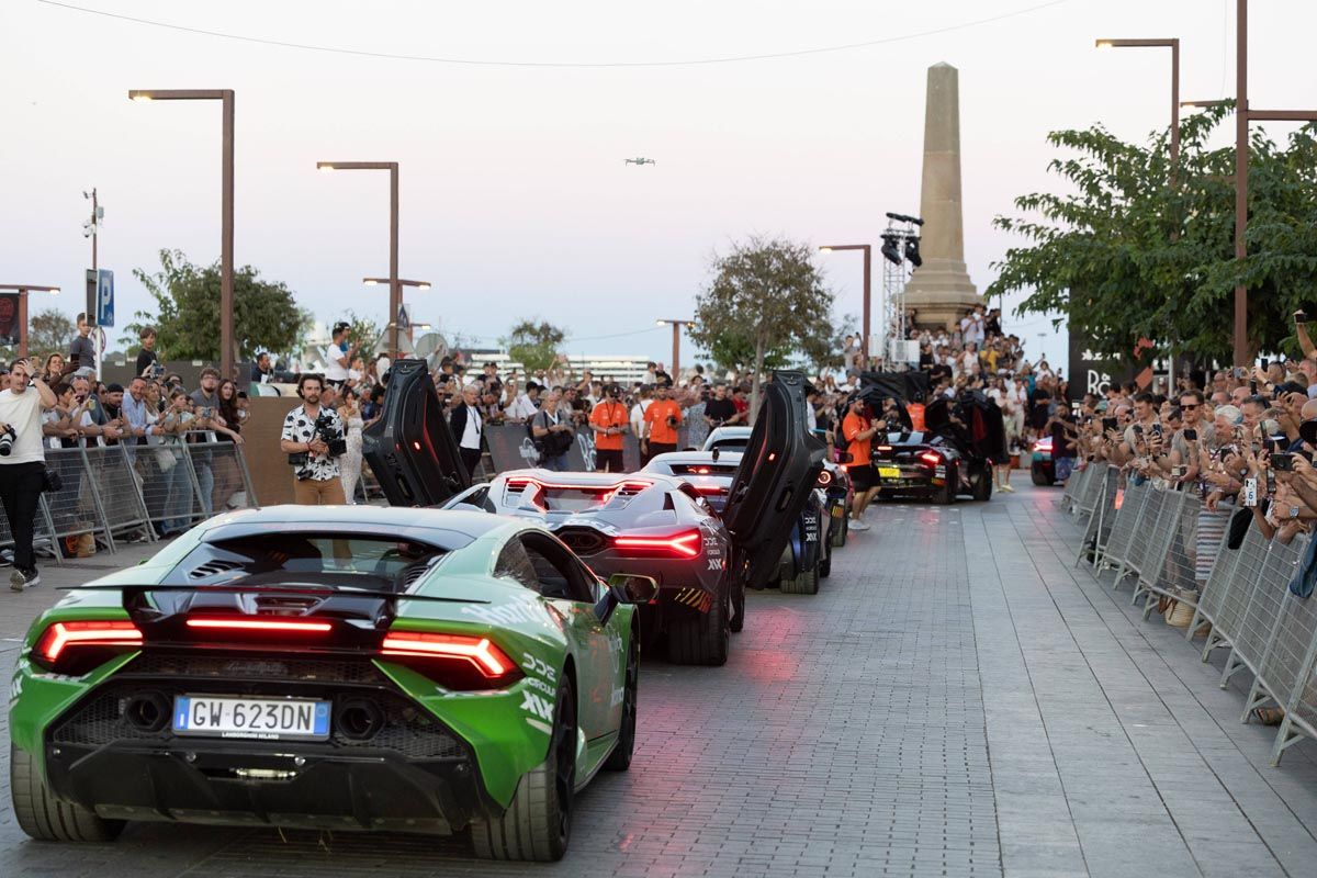 Todas las imágenes de los superdeportivos Gumball 3000 en Ibiza