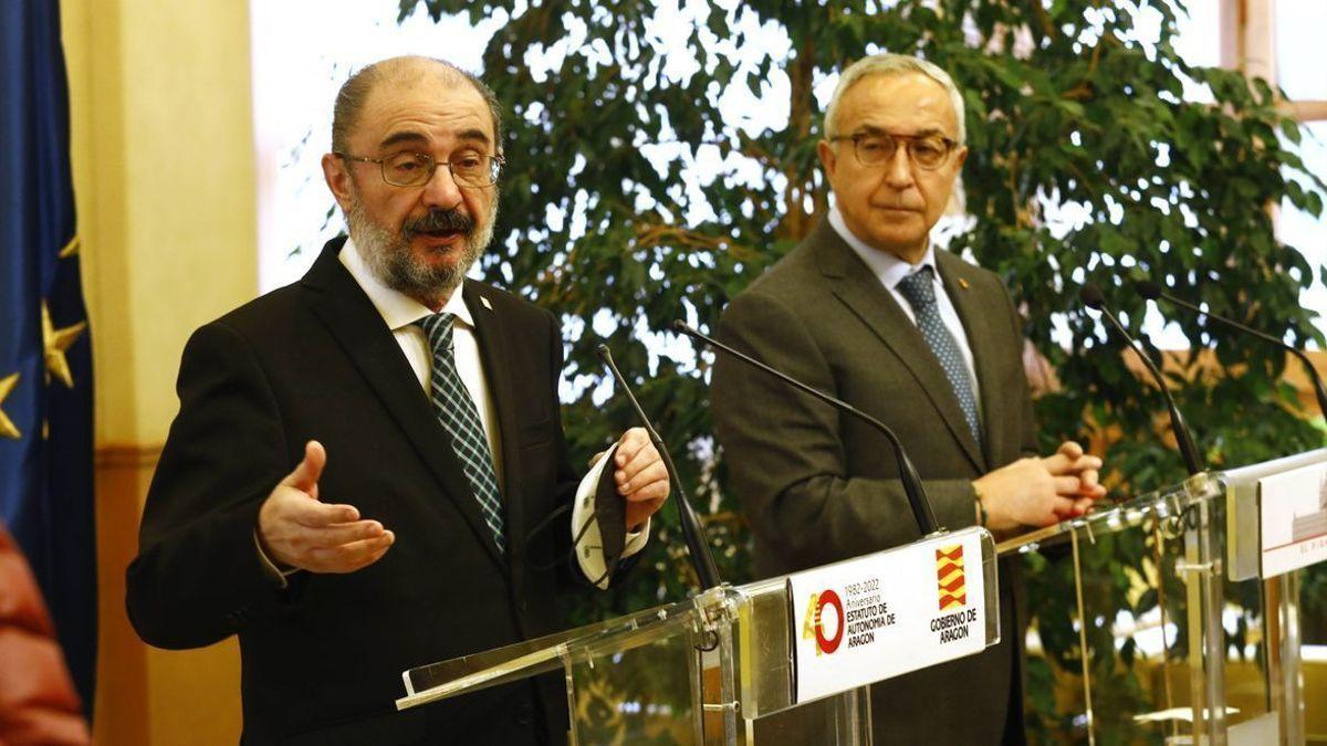 El presidente aragonés, Javier Lambán, junto a Alejandro Blanco, su homólogo del COE, en su visita a Zaragoza en enero de este año. / JAIME GALINDO