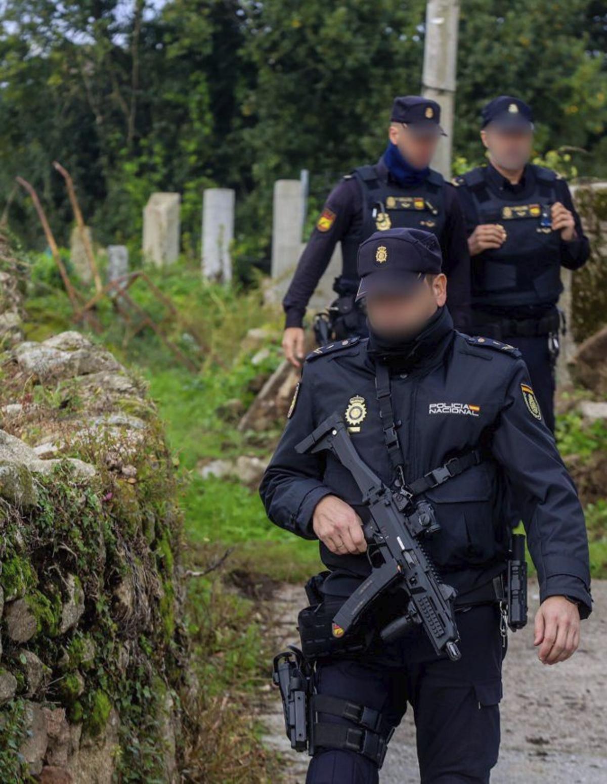 El despliegue incluyó agentes de Santiago. | I.A.